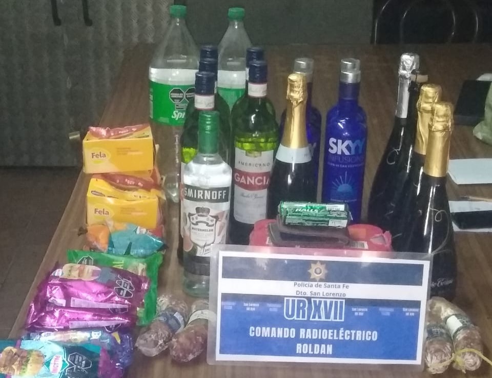 Vodka, champagne y salamines, el ecléctico botín tras el robo a un supermercado 